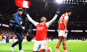 Eberechi Eze: Nghệ sĩ giữa những cỗ máy của Arsenal
