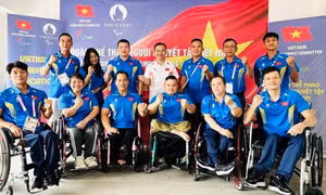 Paralympic 2024: Lực sĩ Lê Văn Công và Châu Hoàng Tuyết Loan cầm cờ đoàn Việt Nam