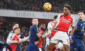 Arsenal - MU: Quỷ đỏ ngáng đường các Pháo thủ