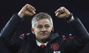 'Quỷ đỏ' kéo dài ‘tuần trăng mật’ với Solskjaer