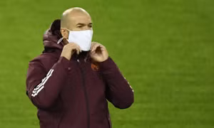 Huấn luyện viên trưởng của Real Madrid Zinedine Zidane mắc COVID-19
