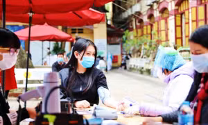 Ngày 8/12, cả nước 14.599 ca mắc mới COVID-19, đang điều trị 7.506 ca bệnh nặng