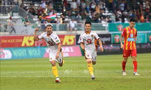 ‘Bữa tiệc’ khai màn lượt về V-League 2024 - 2025 ở Pleiku và Hàng Đẫy