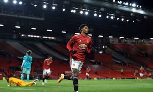 Ngược dòng thành công, MU loại Liverpool khỏi FA Cup