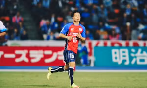 Công Phượng từng thi đấu nước ngoài như thế nào trước khi tới Yokohama FC?