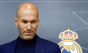 Real trong cơn khủng hoảng mòn mỏi đợi Zinedine Zidane?