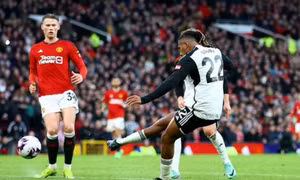 Man United trượt ngã trước Fulham ngay tại Old Trafford