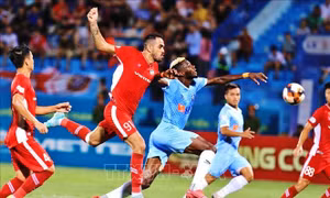 Các câu lạc bộ bắt đầu than khó vì V-League 2021 lùi thêm 6 tháng