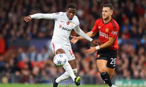 Galatasaray - Man Utd: Quỷ đỏ ở thế chân tường