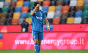 Thua ngược trong thế dẫn bàn, Juventus lỡ cơ hội vô địch sớm