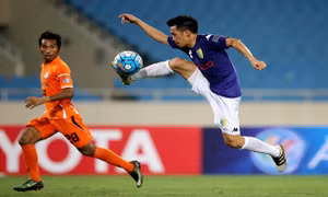 Nắng nóng là trở ngại cho đội bóng V-League ngày trở lại