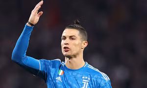 Juventus triệu tập Ronaldo để kịp cách ly