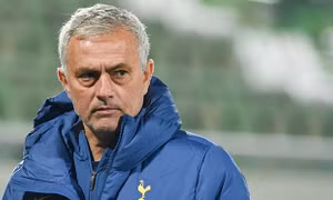 Mourinho đưa Tottenham dẫn đầu Ngoại hạng Anh như thế nào?