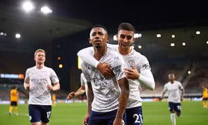 Á quân Man City ra quân đại thắng