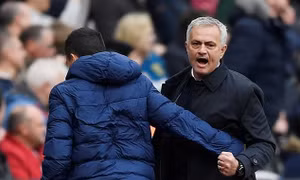 ‘Gà trống’ vang tiếng ngày Mourinho ra mắt