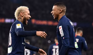 PSG được phong ngôi vô địch sau khi hủy Ligue 1