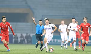 Nam Định đề nghị mời trọng tài ngoại sau sai sót của trọng tài V-League