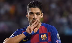 Suarez tỏa sáng rực rỡ, Barca ngược dòng may mắn trước Inter