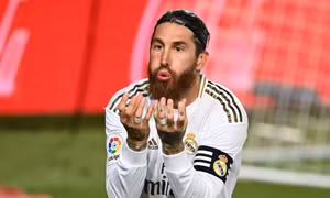 Real Madrid ngắt đuôi Barcelona, tiến gần hơn tới ngôi vô địch