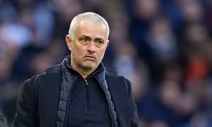 Mourinho nói gì sau khi bị tố vi phạm lệnh cách ly xã hội?