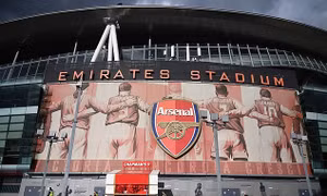 Toàn đội Arsenal từ chối giảm lương