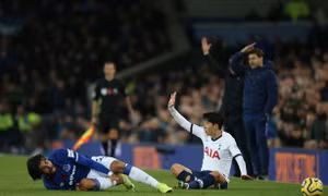 Cận cảnh pha vào bóng của Son Heung-min khiến cầu thủ Everton gãy chân