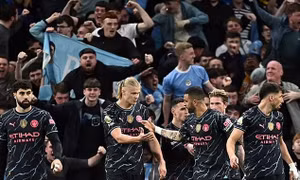 Man City áp sát kỷ lục vô địch