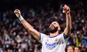 Benzema tỏa sáng rực rỡ, Real Madrid ngược dòng đánh bại PSG