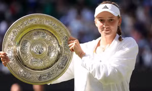 Đánh bại Ons Jabeur, Elena Rybakina đăng quang Wimbledon 2022