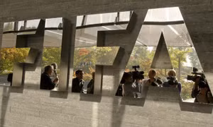 FIFA thành lập quỹ hỗ trợ các cầu thủ bị câu lạc bộ chủ quản 'xù lương'