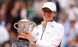 Iga Swiatek bảo vệ thành công chức vô địch Roland Garros