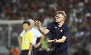 ‘Phù thủy trắng’ còn nhiều việc phải làm với tuyển Việt Nam
