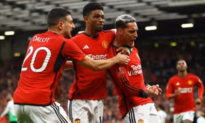 Manchester United vào bán kết FA Cup sau màn rượt đuổi tỷ số kinh điển trước Liverpool
