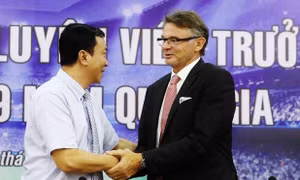 Chờ ‘cây đũa thần’ của Philippe Troussie giúp bóng đá trẻ Việt Nam 'trở mình'