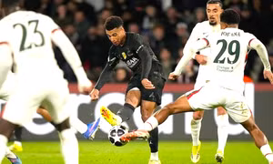 Vòng 1/8 Champions League: Bóng đá Anh chới với