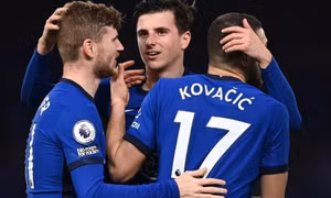 Bùng nổ với chiến thắng thứ 5 liên tiếp tại Ngoại hạng Anh, Chelsea lọt vào Top 4