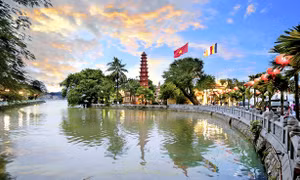 Nhà nhiếp ảnh Nguyễn Văn Phúc: Ống kính đầy ắp tình yêu Hà Nội