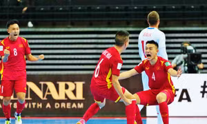 Tuyển futsal Việt Nam - tuyển futsal Nga: Núi cao sừng sững