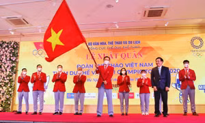 Hoàng Xuân Vinh bắn phát súng mở màn