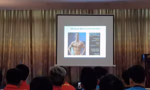 Quang Hải săn chắc cỡ... siêu sao Cristiano Ronaldo