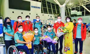 Hình ảnh đoàn thể thao người khuyết tật Việt Nam lên đường tham dự Paralympic Tokyo 2020