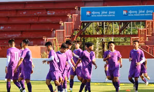 Bốn cầu thủ và một trợ lý huấn luyện viên của U23 Việt Nam nghi mắc COVID-19