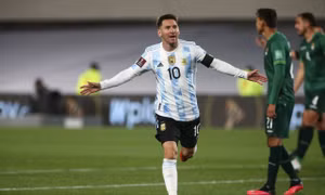 Messi 'vượt mặt' Pele về số lần ghi bàn cho đội tuyển quốc gia