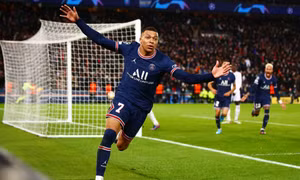 Messi sút hỏng phạt đền, Mbappe giúp PSG giành chiến thắng ở phút 90+4