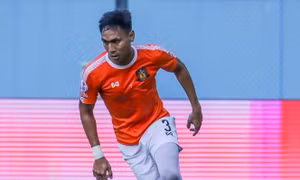 Cầu thủ Thai League đầu tiên 'mất việc' vì dịch COVID-19