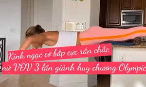 Kinh ngạc cơ bắp cực rắn chắc của nữ VĐV 3 lần giành huy chương Olympic tập bơi tại nhà