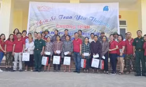 Mang Trung Thu đến với trẻ em vùng lũ Mường Lát, Thanh Hóa