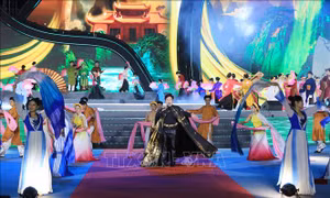 Sắc màu văn hóa Việt Nam và Trung Quốc trong đêm khai mạc Festival sông Hồng đầu tiên