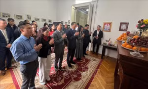Tiếp tục hành trình 'Theo dấu chân Bác' tại Romania