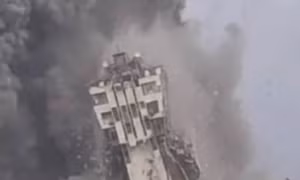 Video Mỹ tấn công tháp kiểm soát hàng hải của Iran lần thứ ba